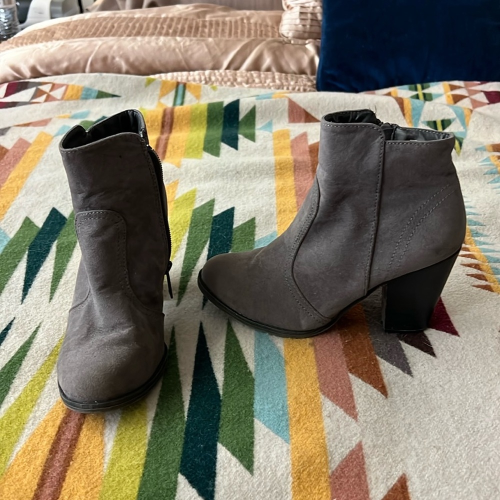 Breckelles ankle boots